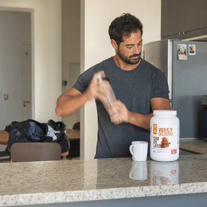 Whey Hidrolisada 900g sabor Chocolate na rotina da manhã