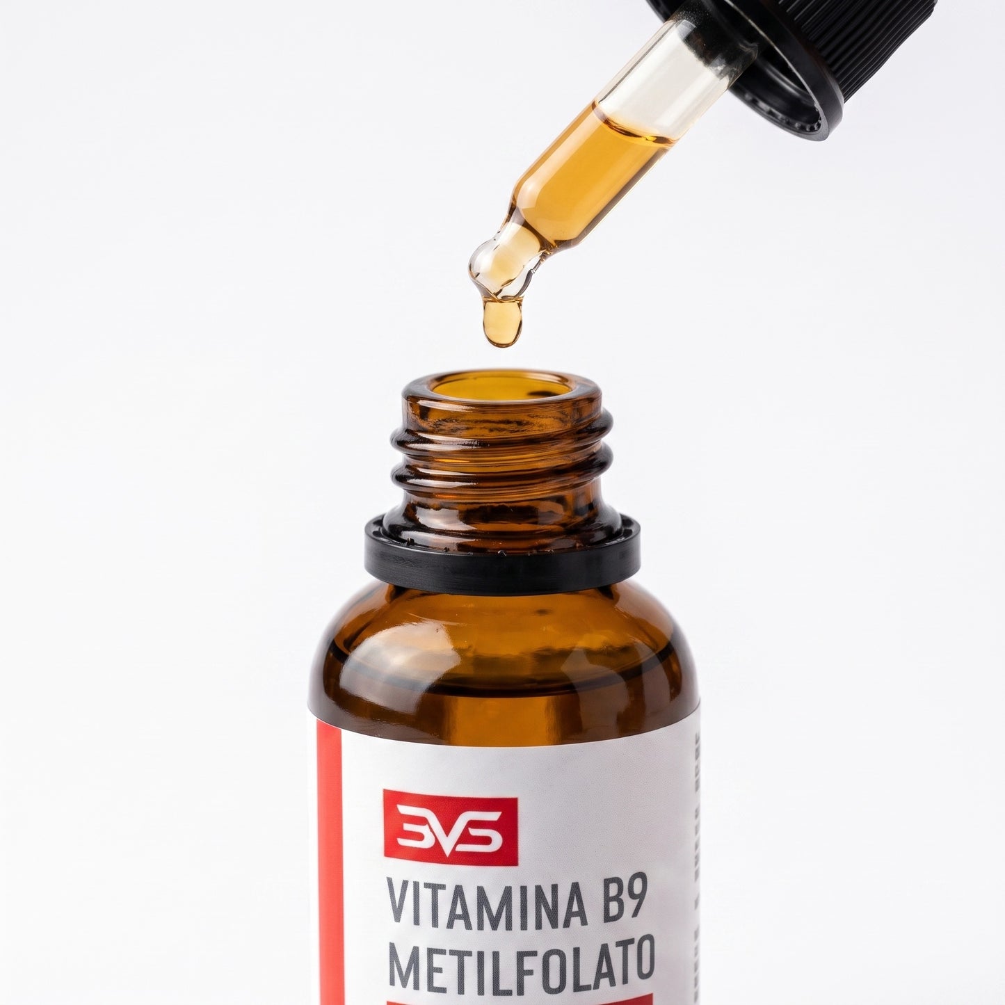 Vitamina B9 Metilfolato Gotas 3VS - pipeta dosando uma gota de folato ativo