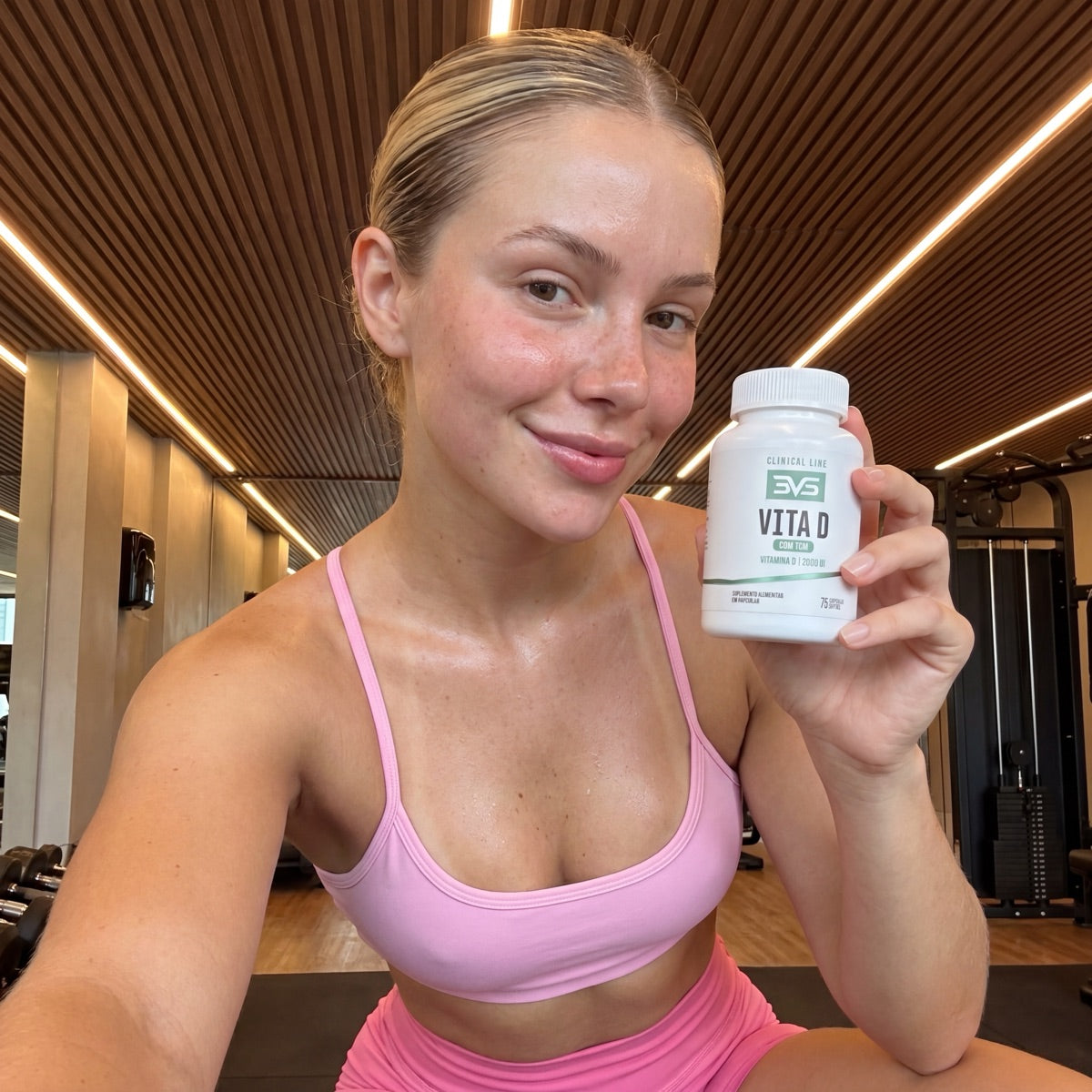 Vitamina D3: a molécula lipossolúvel que o corpo sintetiza no sol.